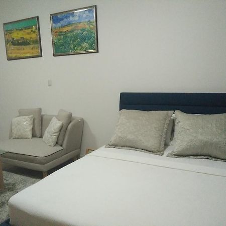 Shang Luxury Suites Mandaluyong Luaran gambar