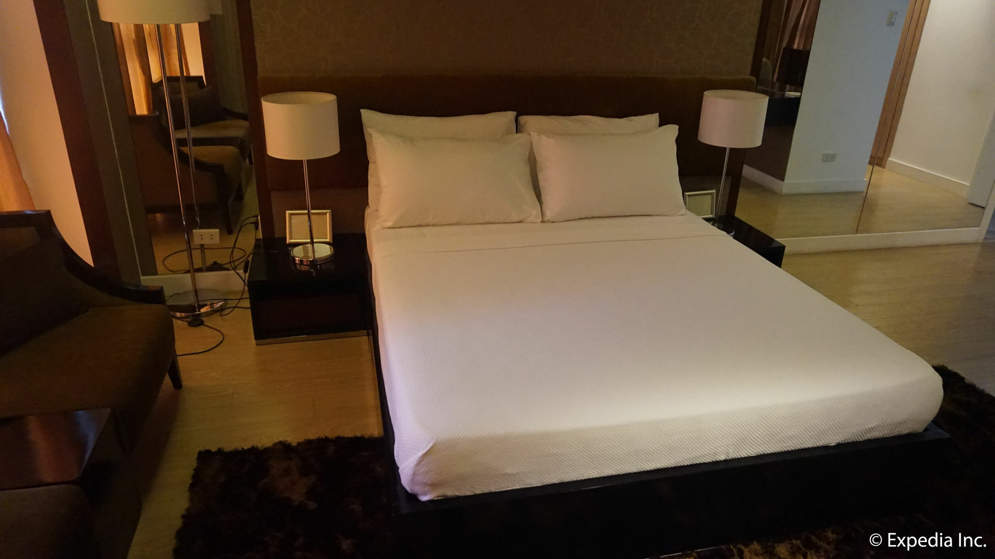 Shang Luxury Suites Mandaluyong Luaran gambar