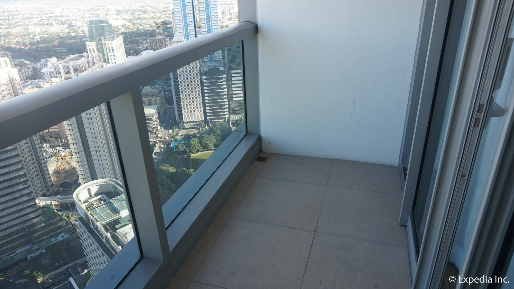 Shang Luxury Suites Mandaluyong Luaran gambar