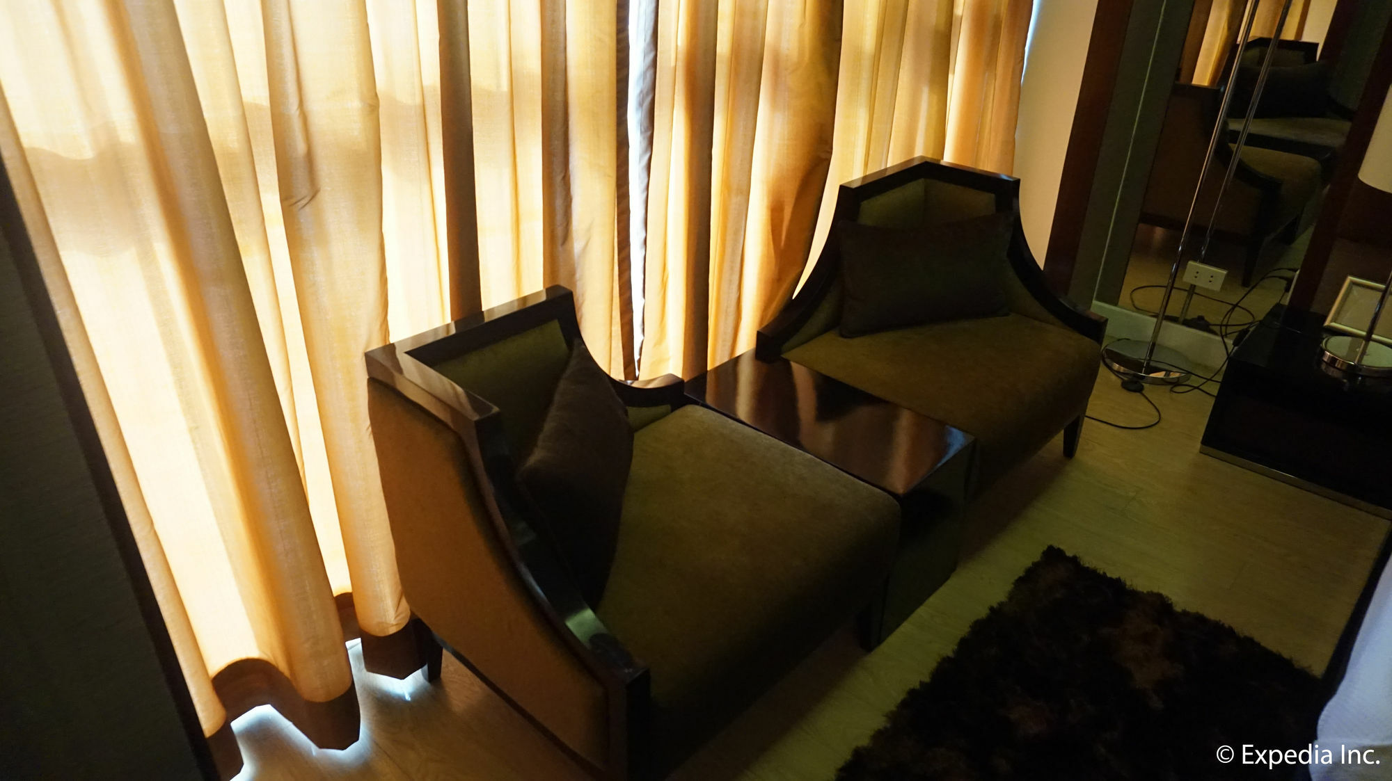 Shang Luxury Suites Mandaluyong Luaran gambar